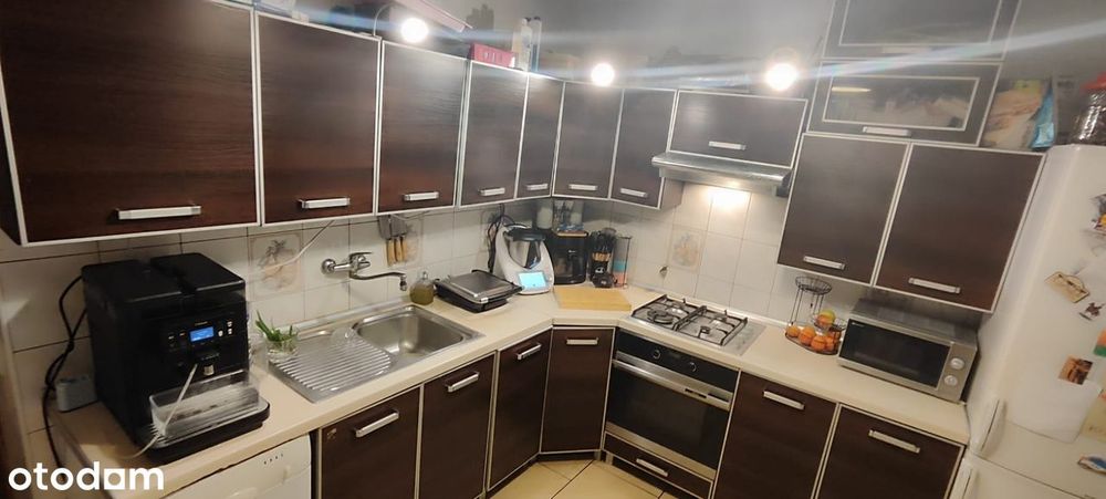 1 piętro, 3 pokoje + balkon + garaż + piwnica 18m2