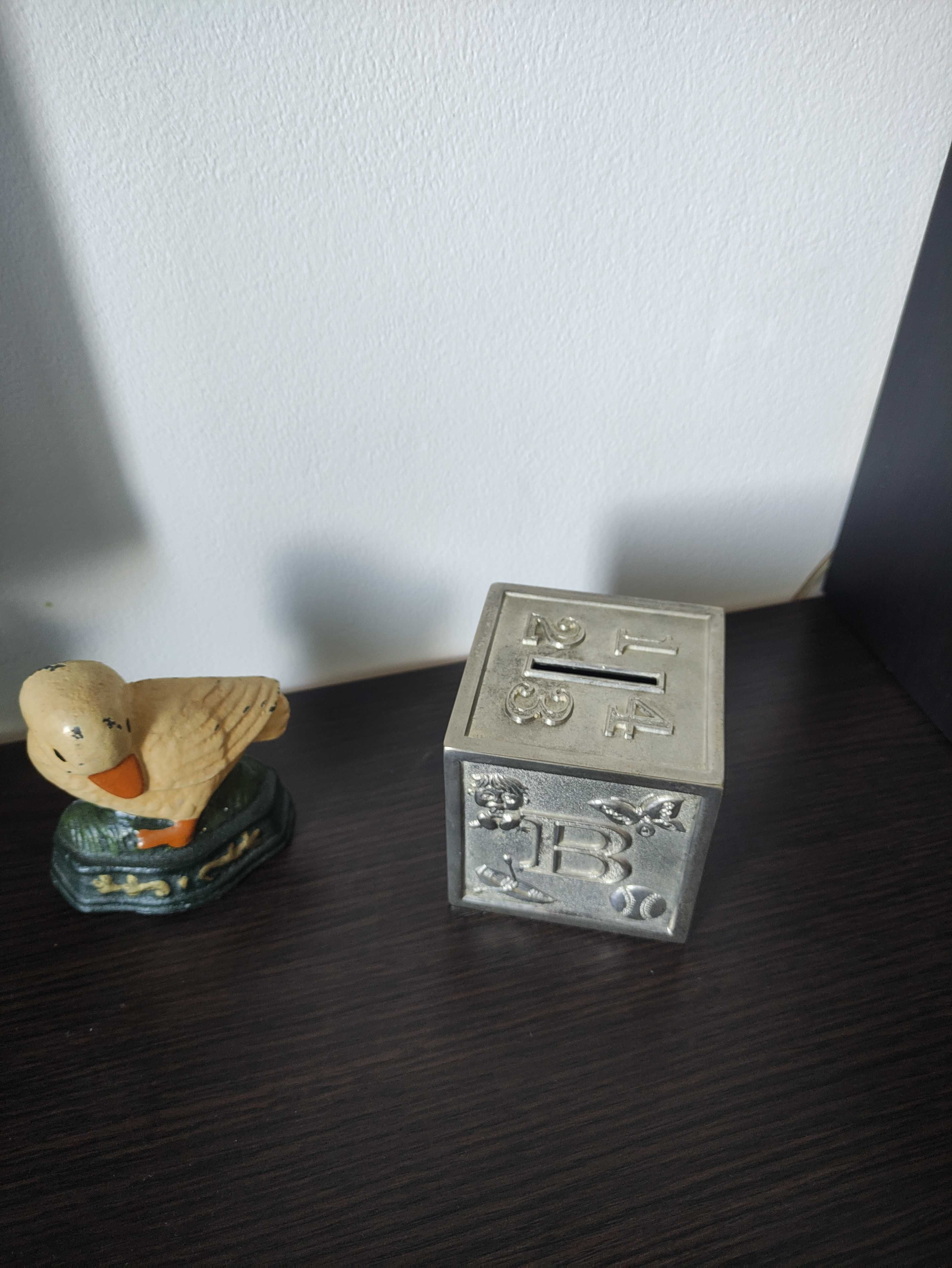 Вінтажна англійська скарбничка посріблена дитяча куб абетка дитяча