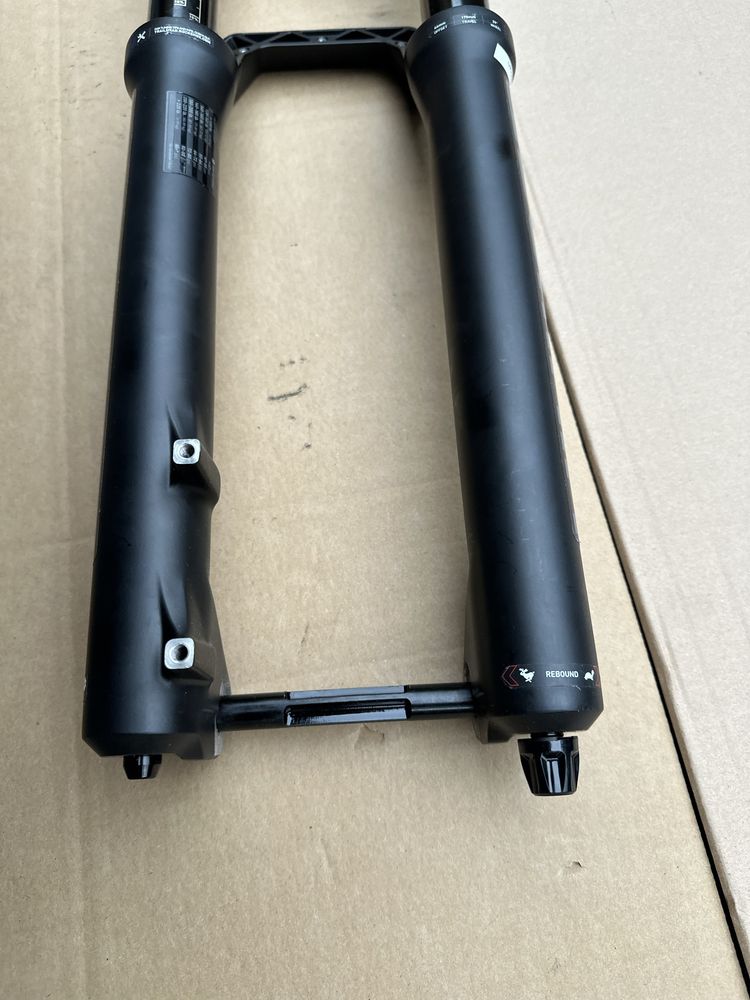 Nowy amortyzator Rock Shox 38 Domain RC 29” 170mm DebonAir