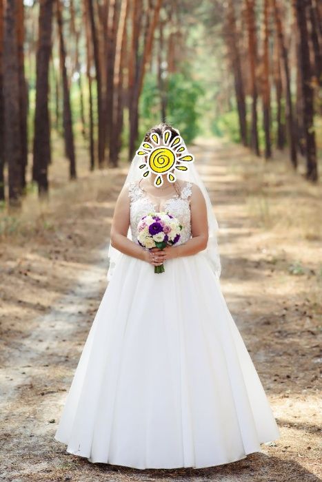 Весільна сукня атласна