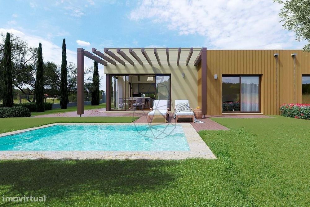 Moderna moradia em banda com piscina em construção em Silves