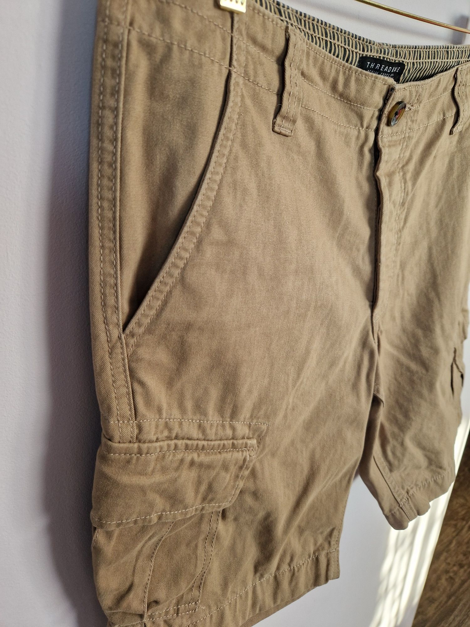 Męskie szorty cargo, krótkie spodenki khaki Threadbare, eur 42/M-L