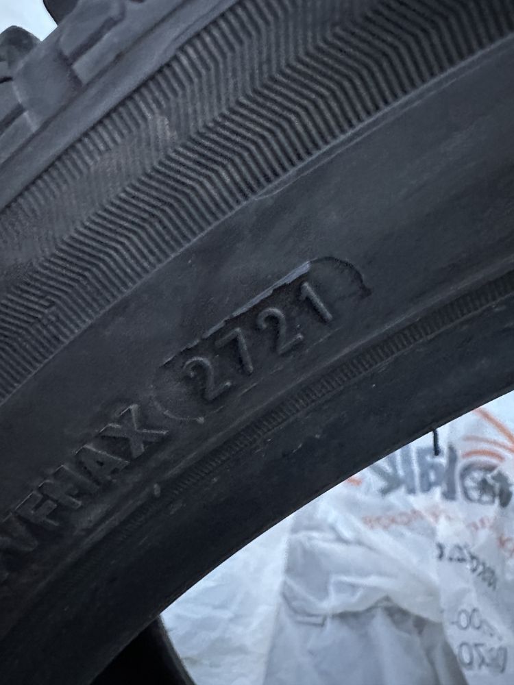Шини зимові R18 225 45 Snowide 2021 року