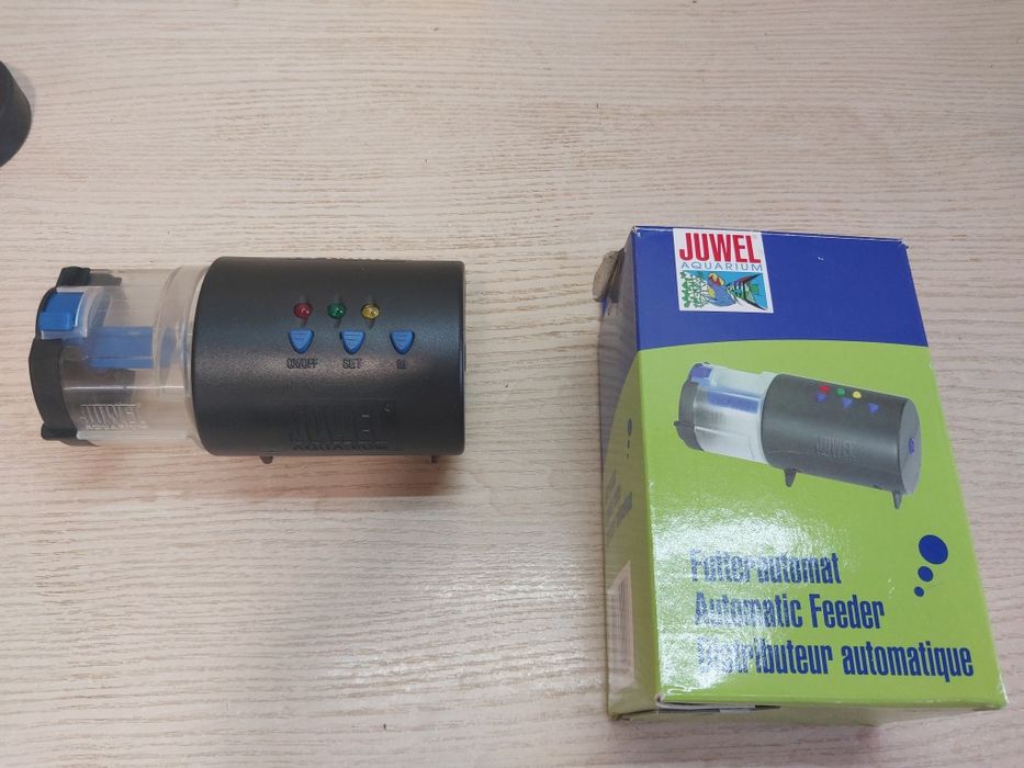 Karmnik automatyczny JUWEL