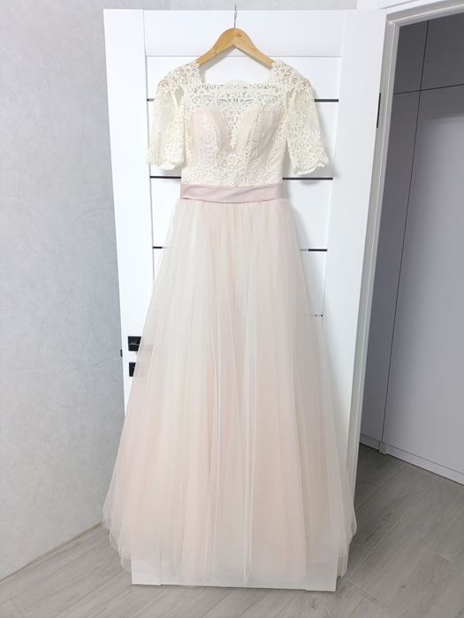 Сукня весільна пудрового кольору