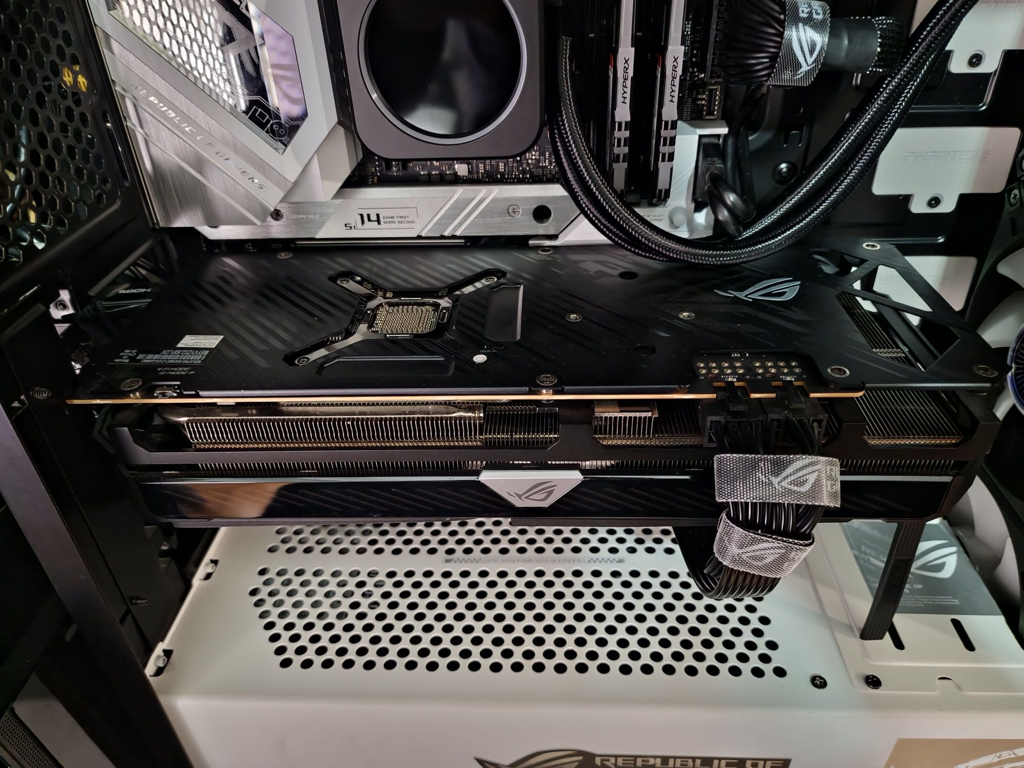 ASUS Rog Strix AMD Radeon RX6700 XT 12GB