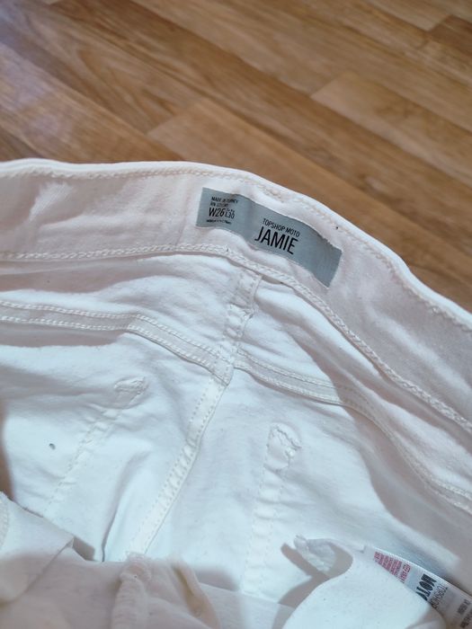 Крутезні джинси вишиванка з високою талією