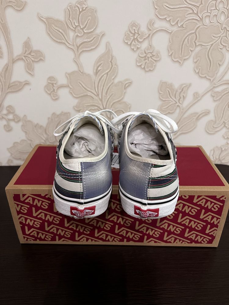 Vans Authentic US 9.5