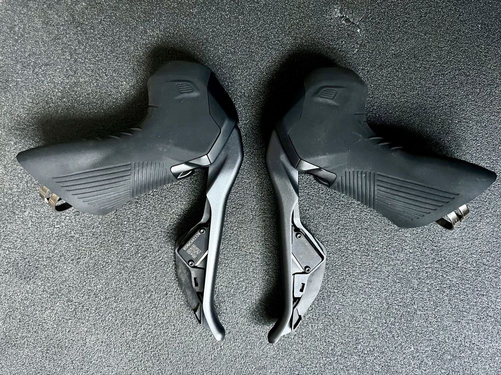 Manetes Shimano GRX Di2 12v / ST-RX825