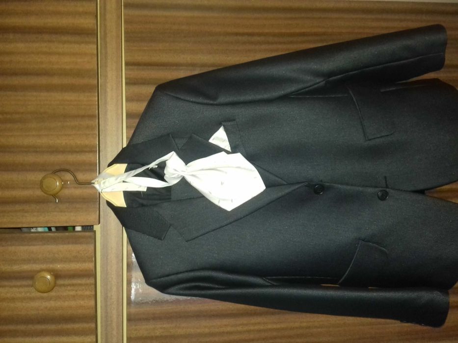 Sprzedam garnitur + kamizelka