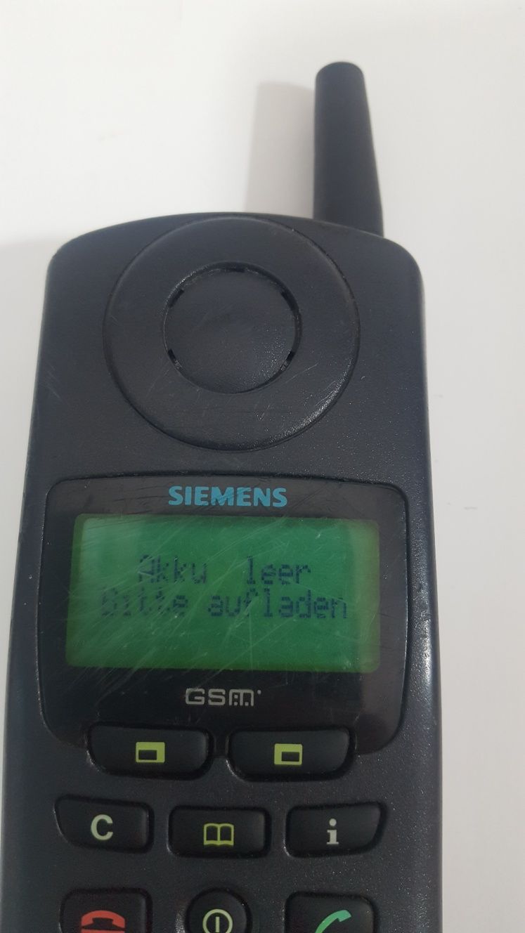 Siemens GSM S3 stary telefon.
