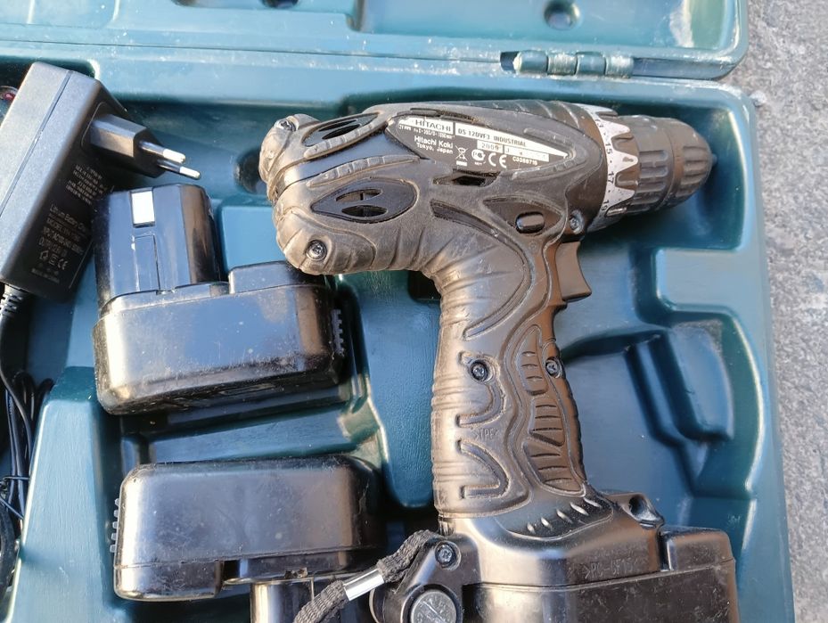 Продам шуруповерт Hitachi