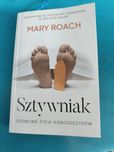 Sztywniak osobliwe życie nieboszczyków M. Roach