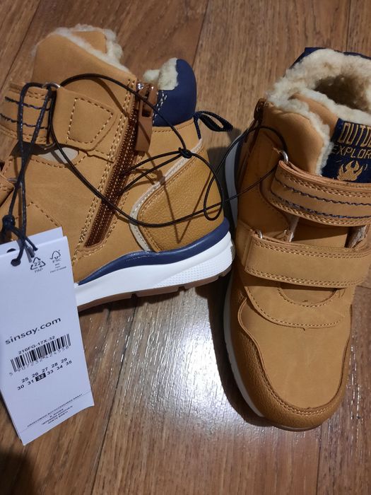 Зимові черевики на хлопчика Sinsay.