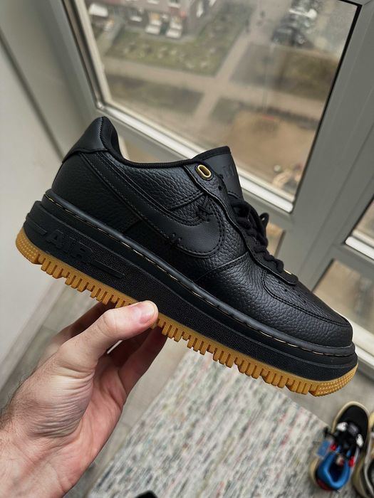 Мужские кроссовки Nike Air Force 1 Luxe "Black Gum" F1. 40-45