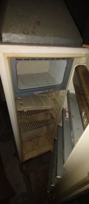 Холодильник б/у.