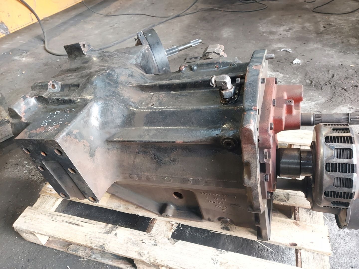 SKRZYNIA BIEGÓW SEMI POWERSHIFT 2093419012J 290702 GG30W CASE 9080 2003R