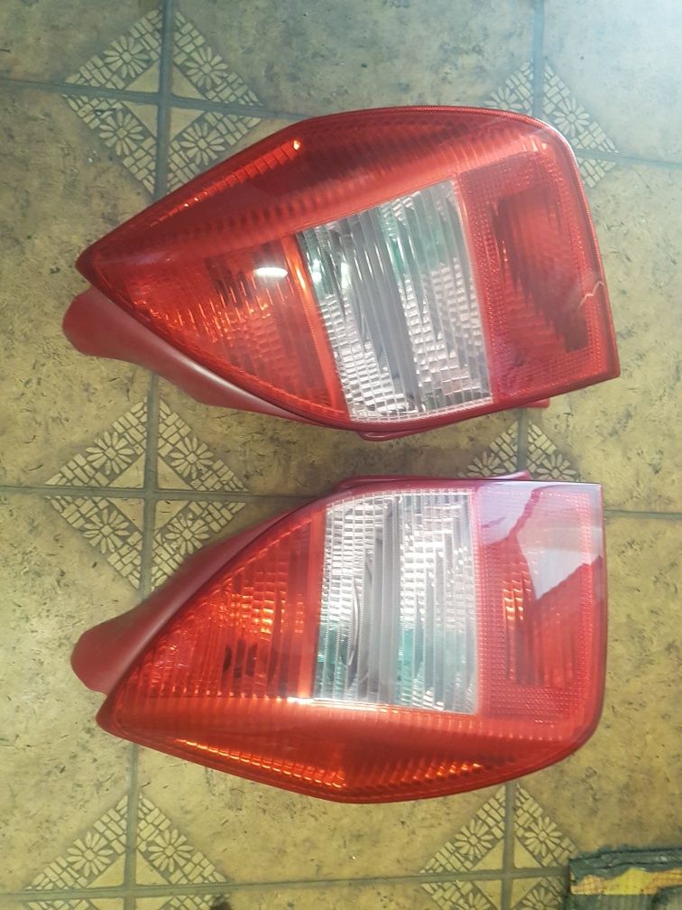 Lampa lampy tył lewa prawa Citroen C2