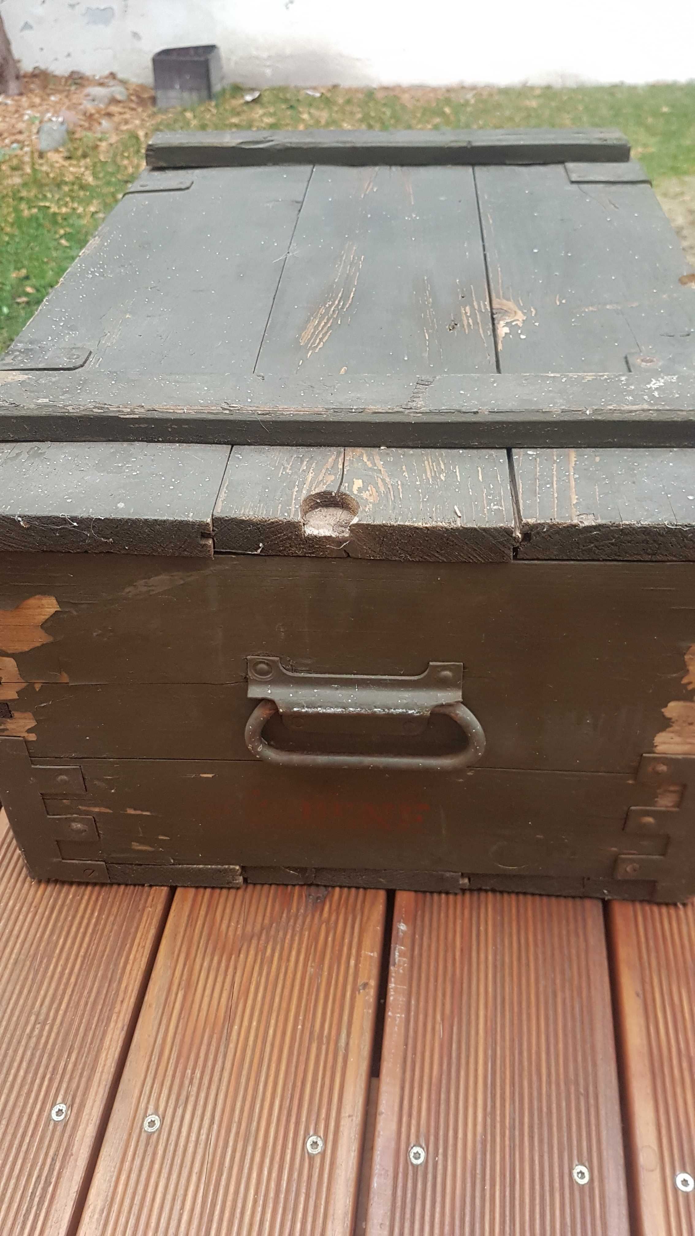 skrzynia drewniana Czechosłowacja zielona 39 x 59 x 27