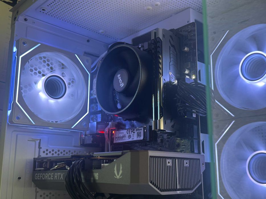 Nowy Komputer Gamingowy RTX 5060 Ryzen 5 16GB RAM Biały Akwarium FV23%