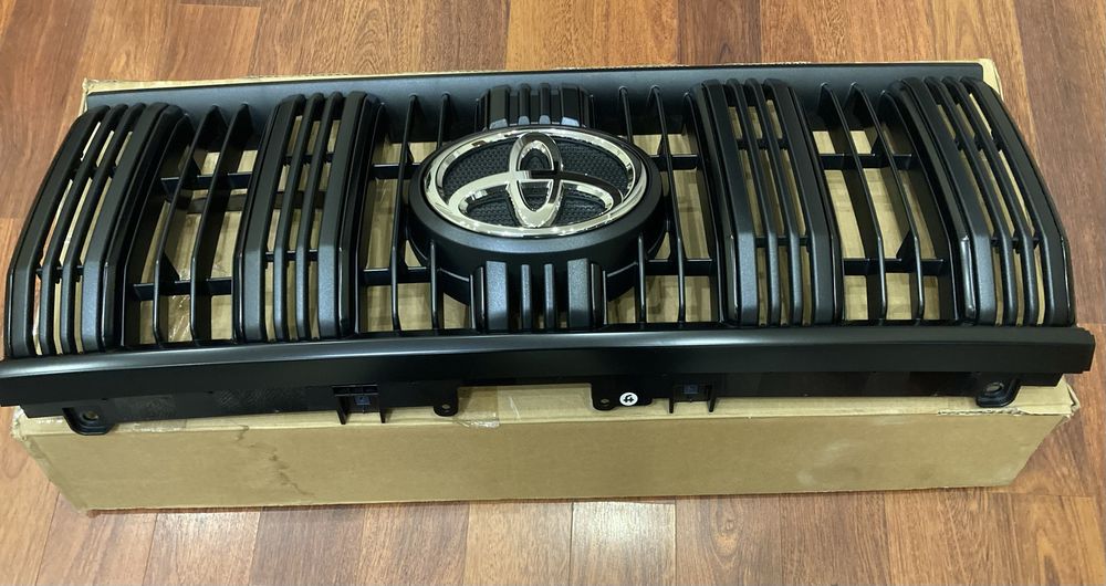 Решетка радиатора Toyota Land Cruiser Prado-150(2022) черная оригинал