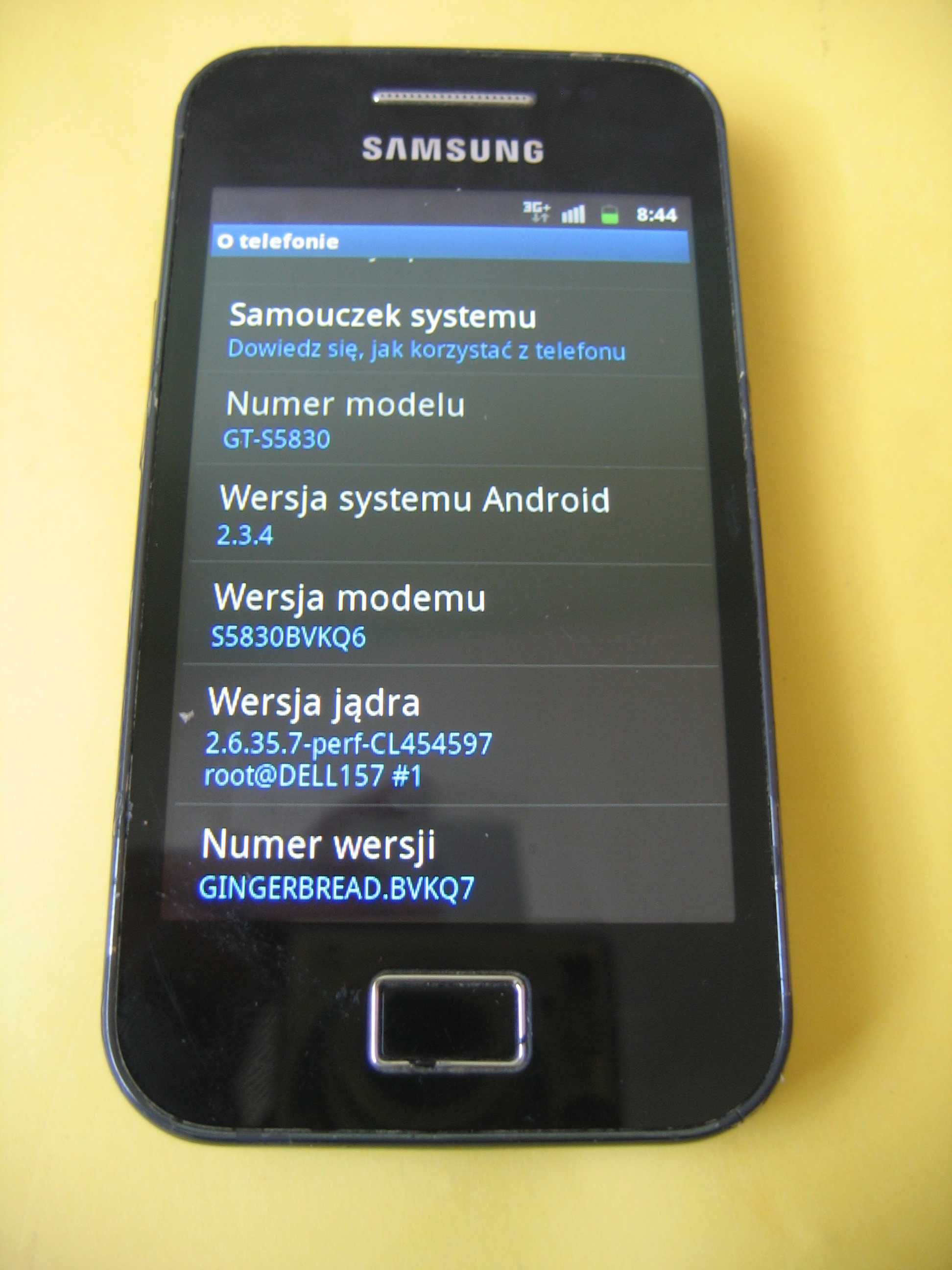 Samsung Galaxy Ace GT-S5830 3,5" + ładowarka - stan bardzo dobry