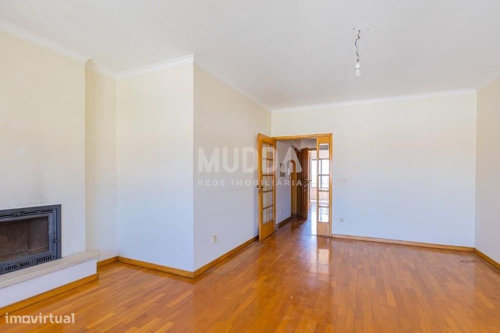 Apartamento T3 com suite, varandas, elevador e garagem dupla – Avanca