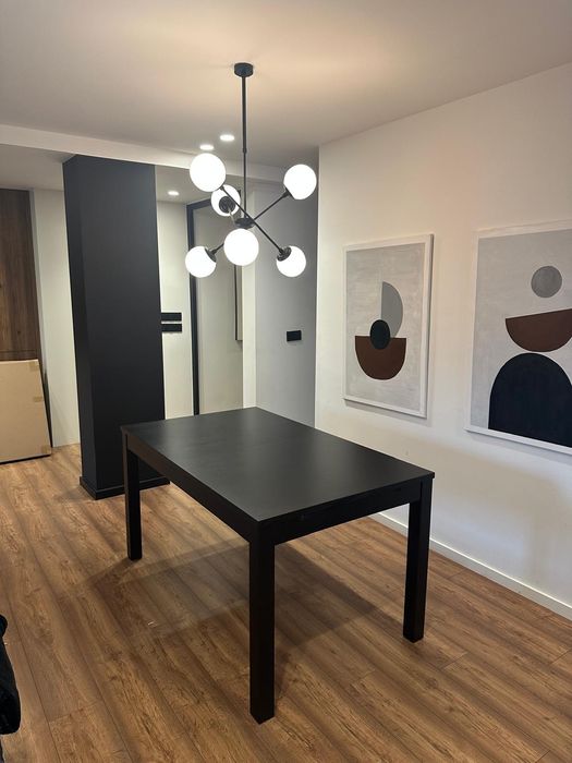 Mesa IKEA BJURSTA como nova