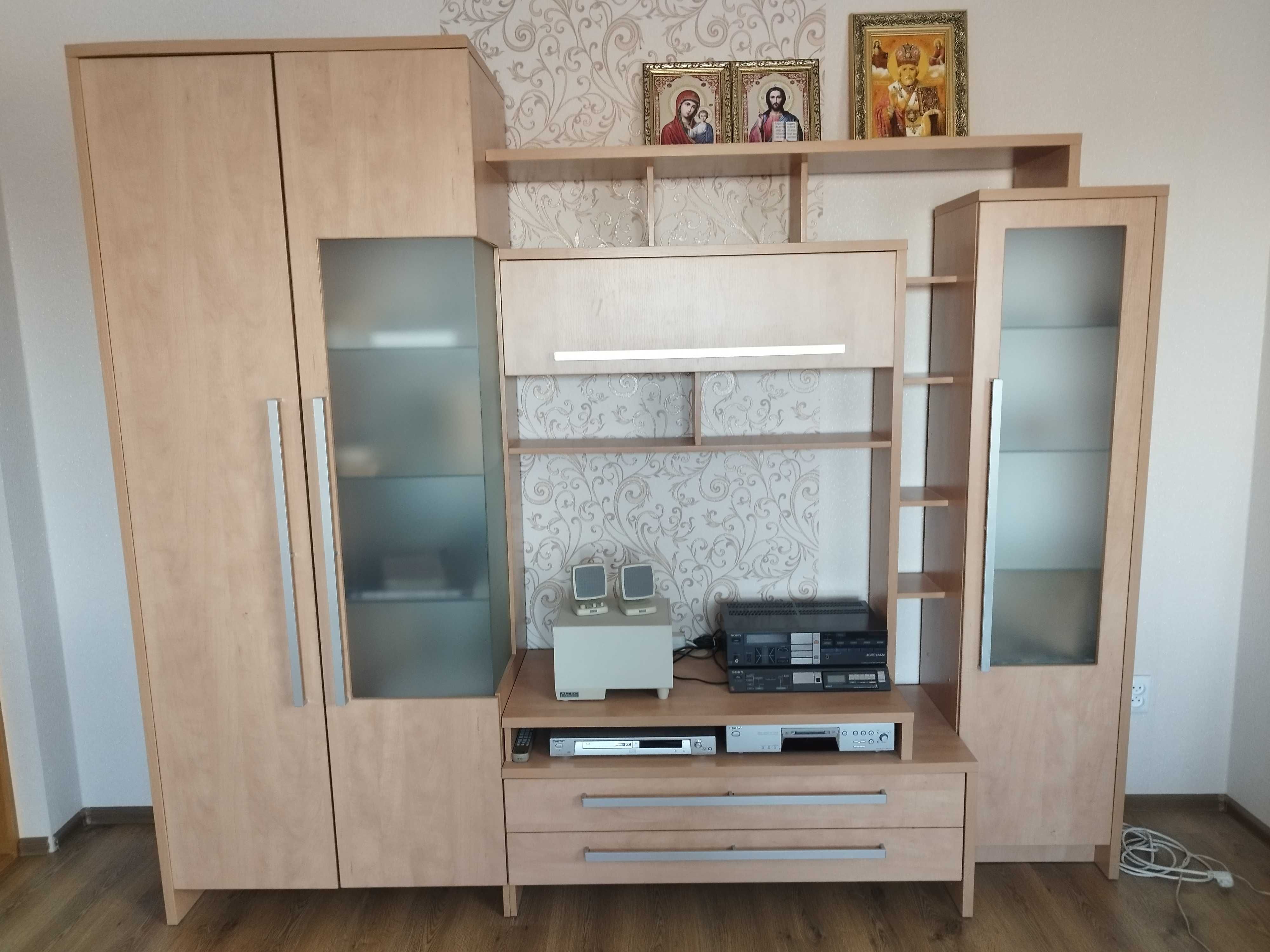 Стінка в вітальню , стінка для школяра, в дитячу