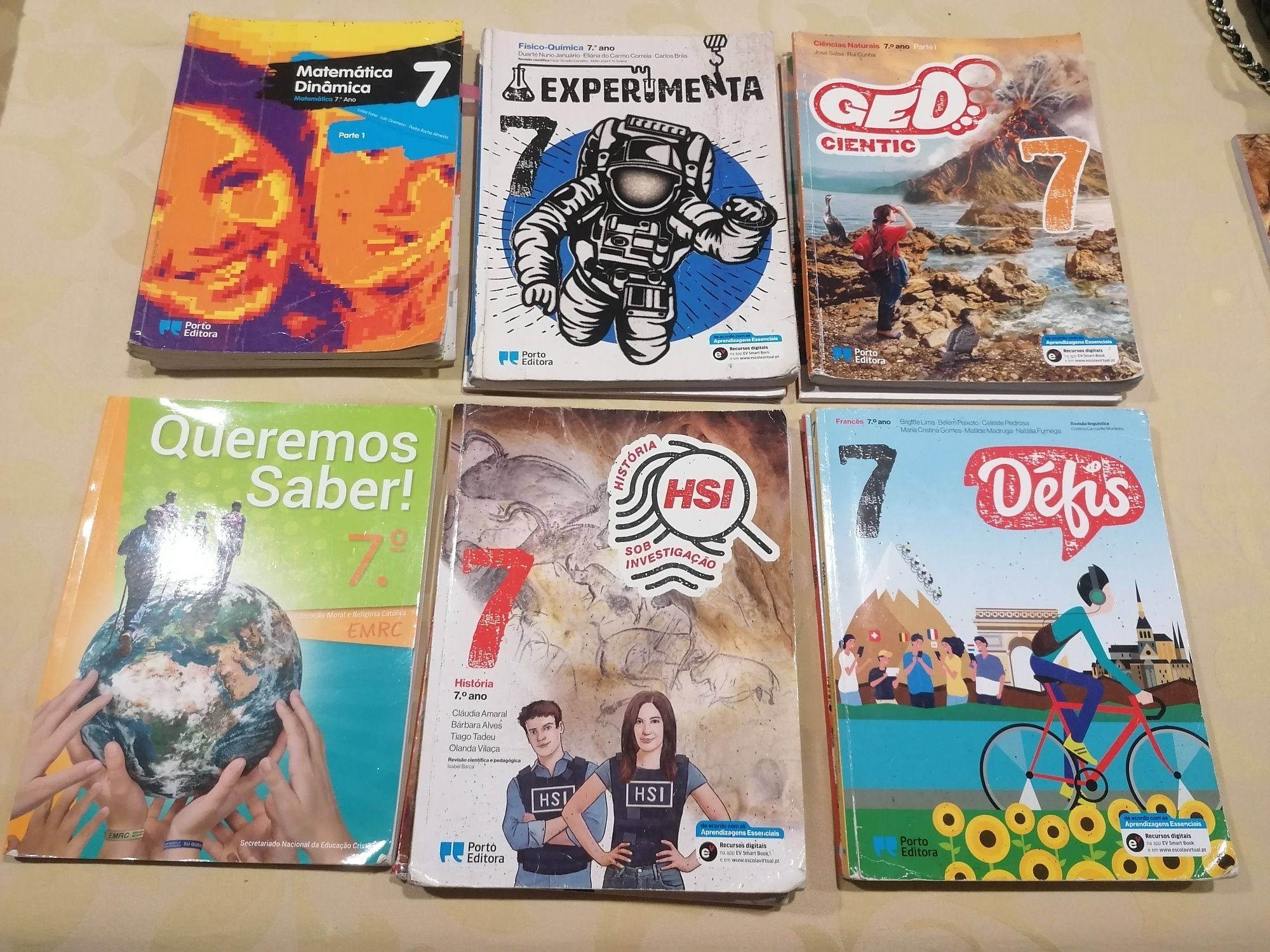 Livros escolares 7 ano