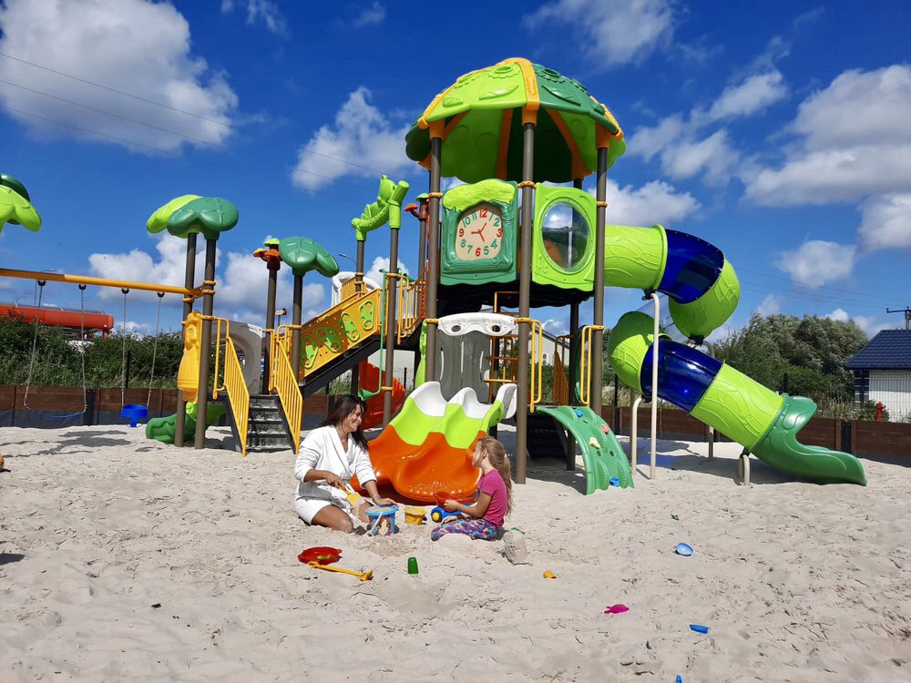 Domki Łeba Domek dla rodzin  , Plac Zabaw , Basen , Łaźnia Parowa