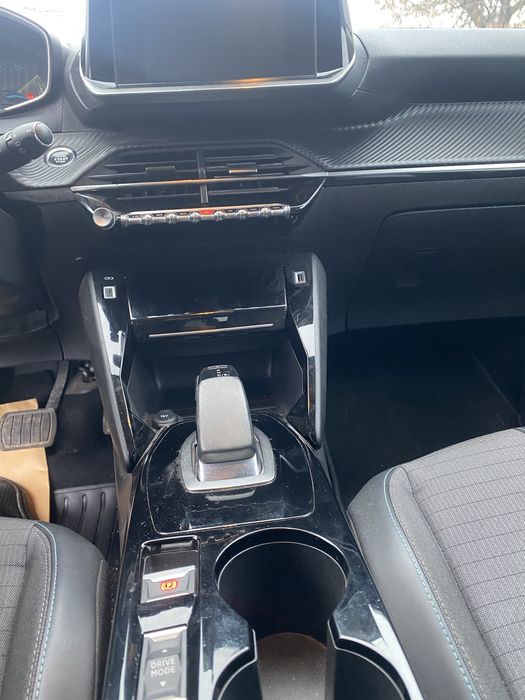 Оренда електомобіля, машина в аренду, прокат