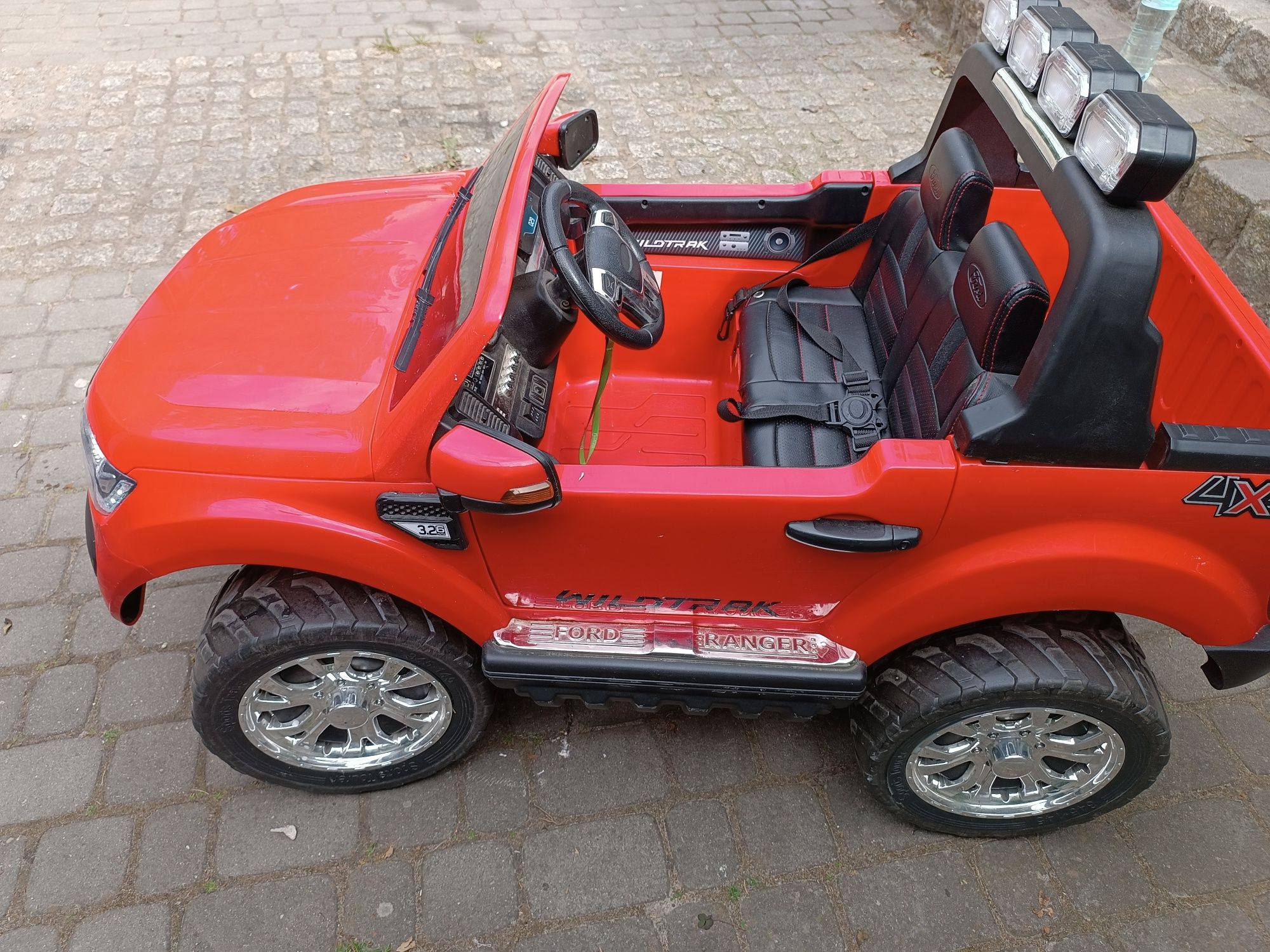 Ford Ranger auto na akumulator
