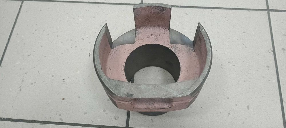 Tuleja łożyska oporowego WOM  DO ZETOR