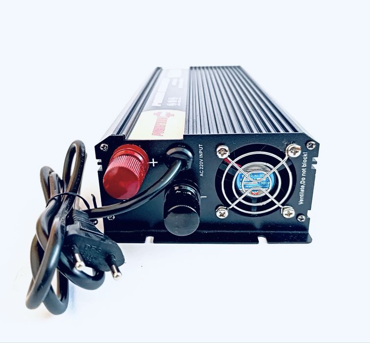 Перетворювач напруги інвертор PowerOne Plus 12-220 1800w є зарядка 20A
