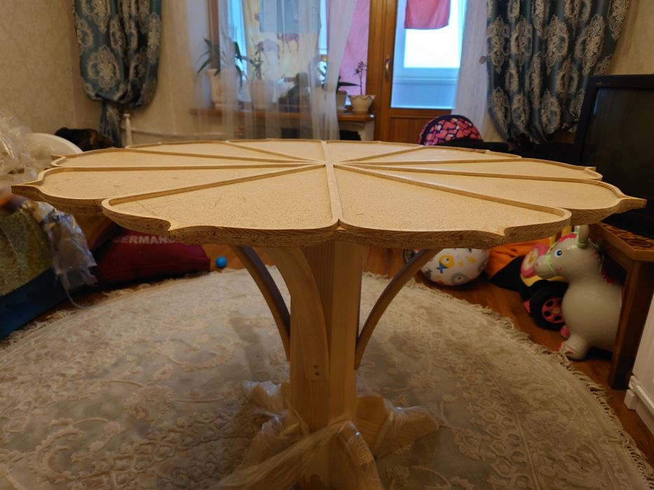 Стол декоративный с массива ясеня (под заливку )