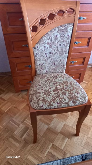 Krzesła do salonu kpl. 8 sztuk