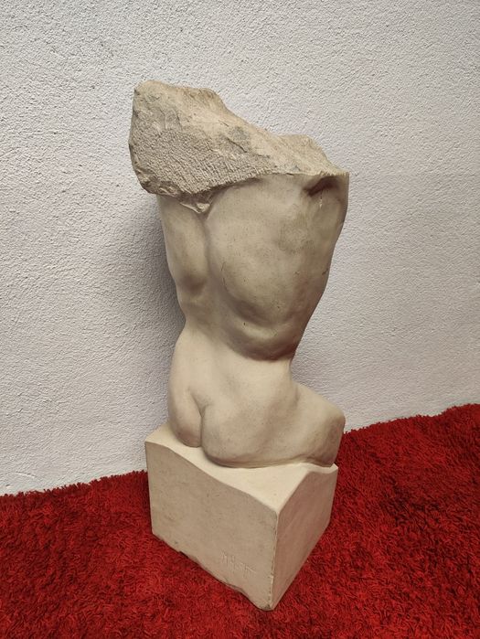 Escultura Torso Masculino em pedra