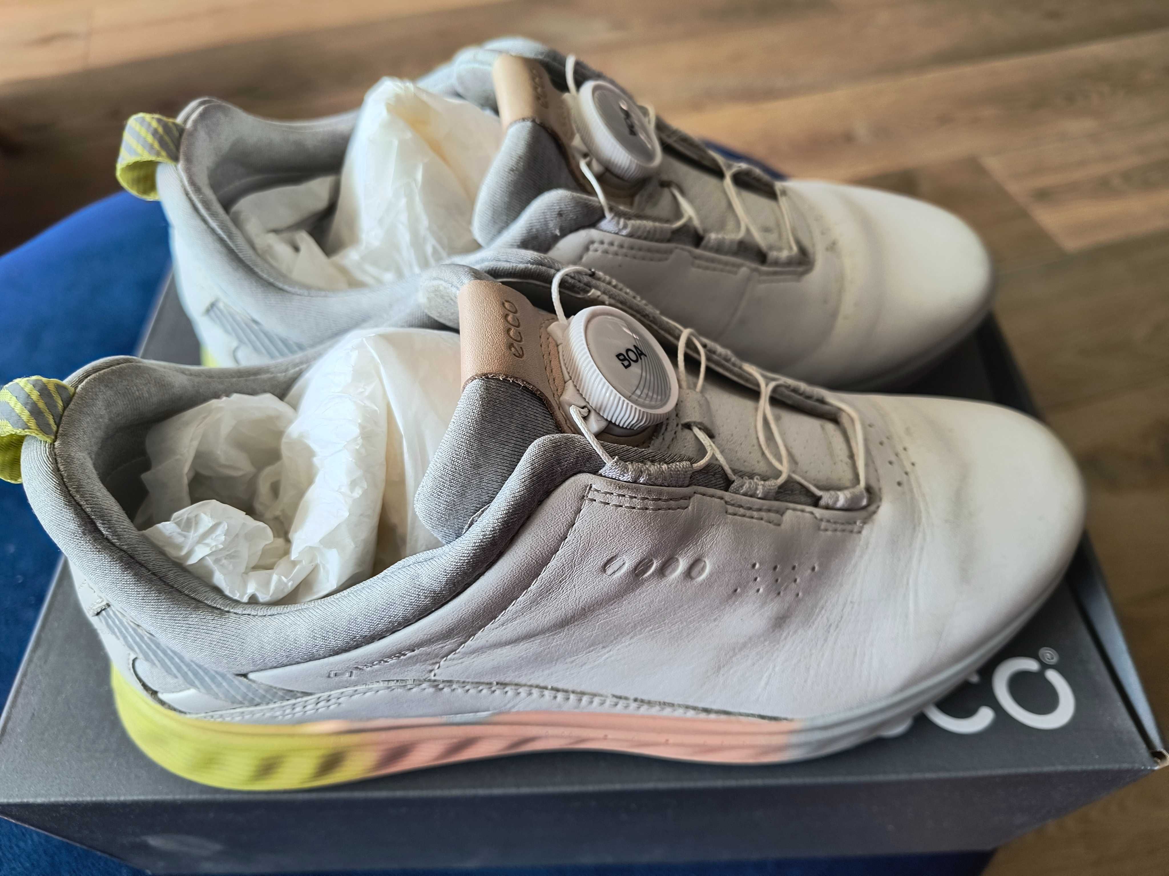 Buty Ecco Golf z systemem boa