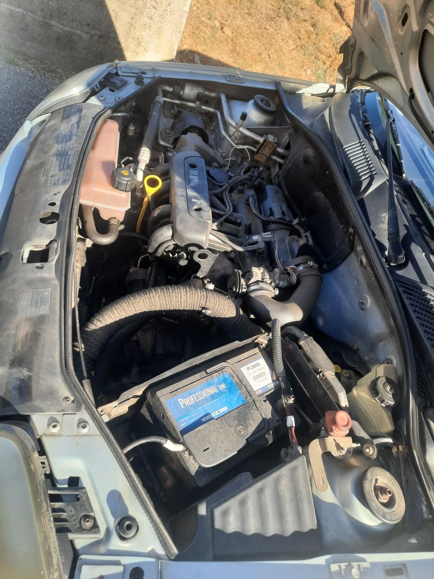 Renault Clio 1.2 (Ler anúncio completo)