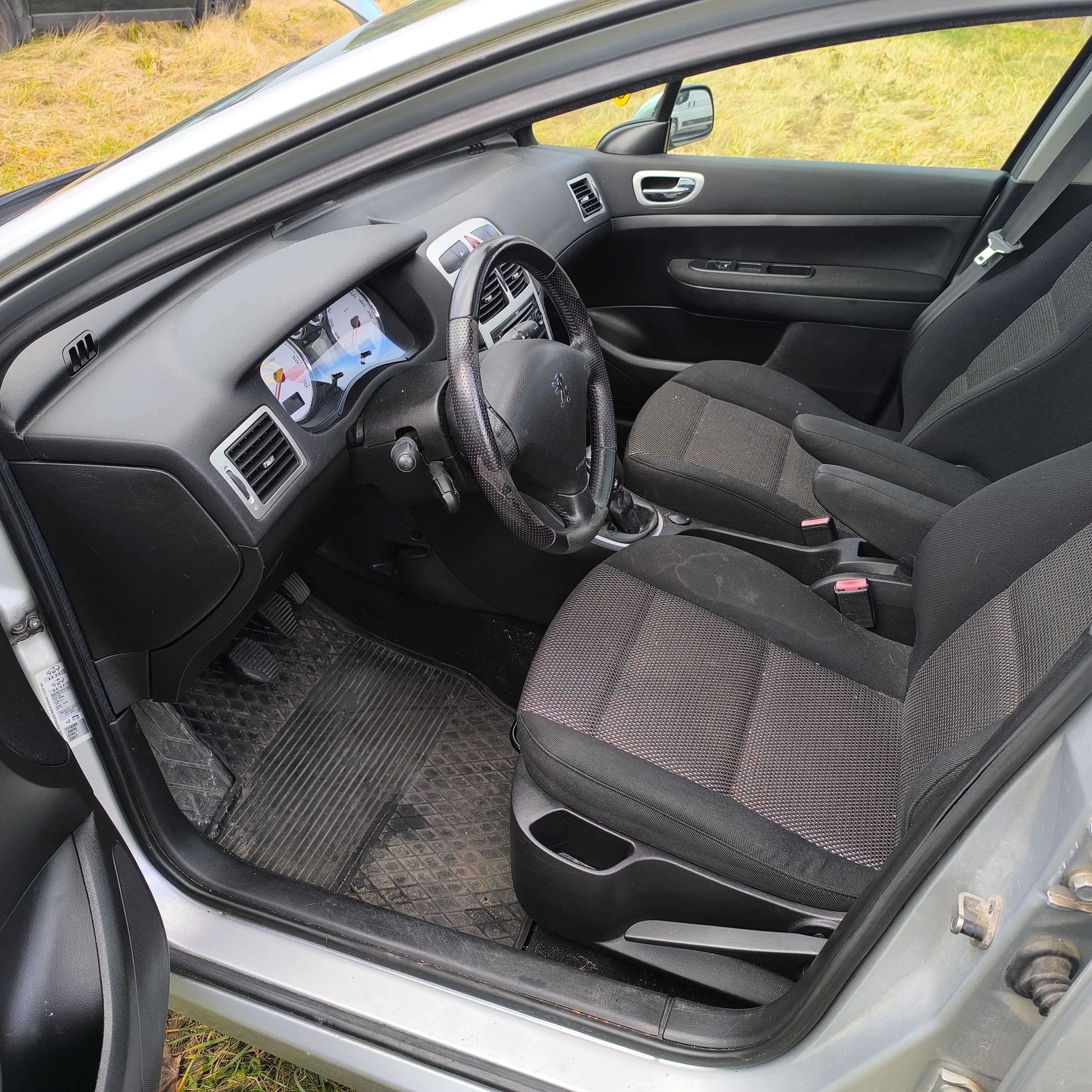 Peugeot 307 sw 1.6hdi panorama 7 osobowy ładny