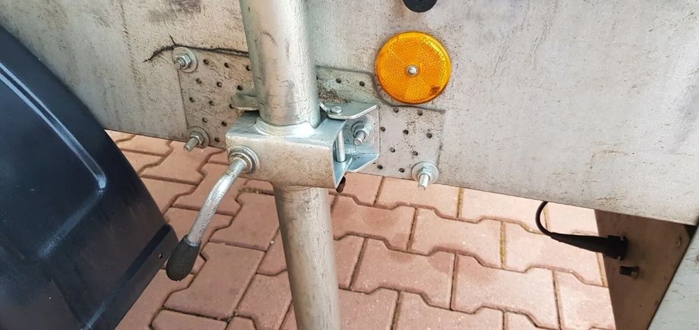 Uchwyt aluminiowy mocujący do podpory przyczepy