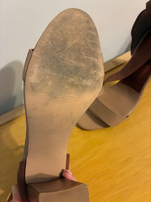 Reserved beżowe 37 sandałki