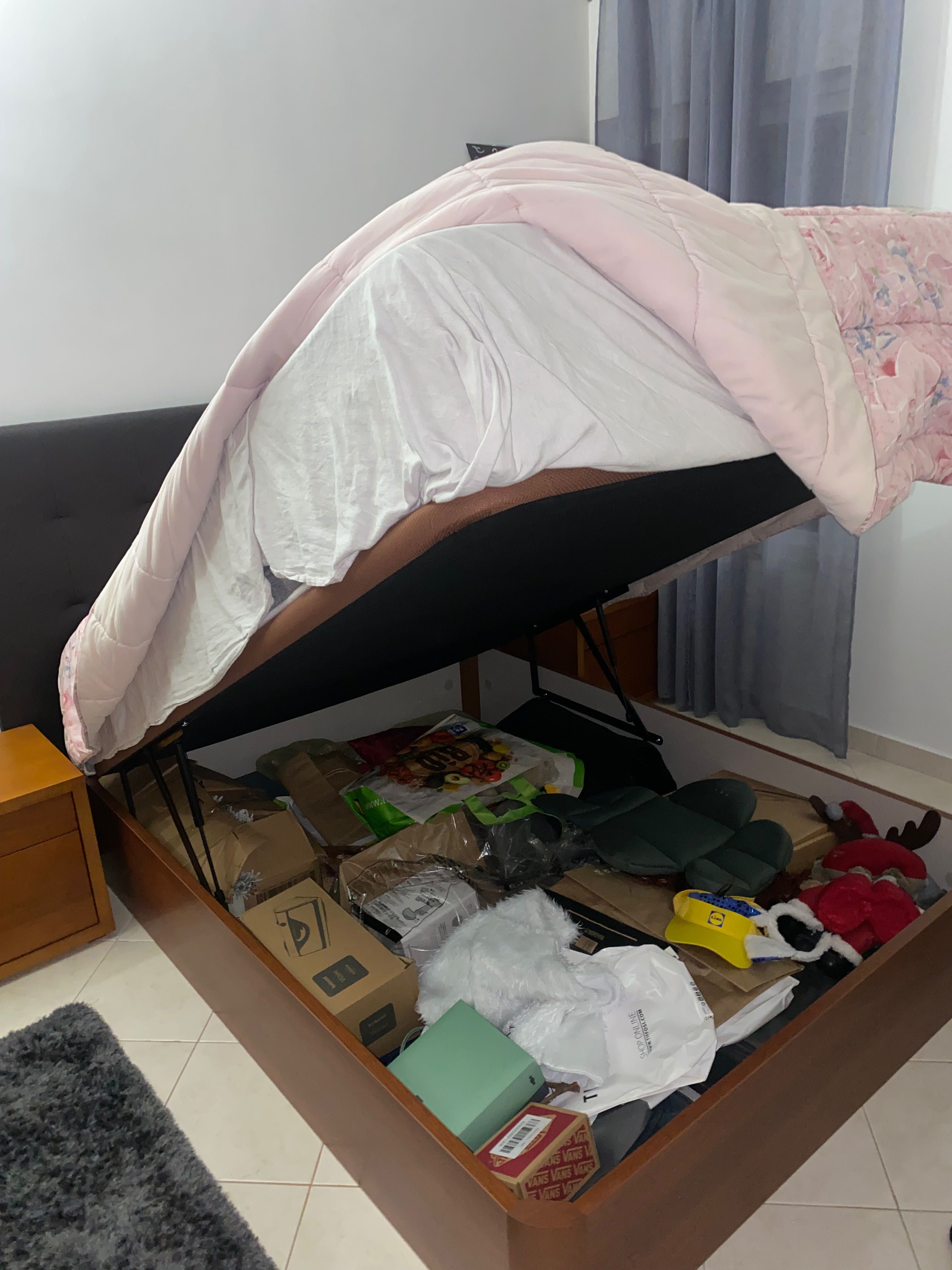 Cama somier + colchão + cabeceira