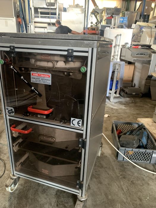 машина для розрізання твердого сиру.