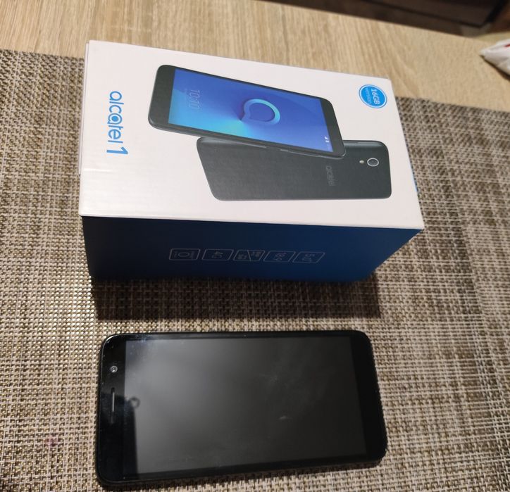 Продам сенсорный мобильный телефон