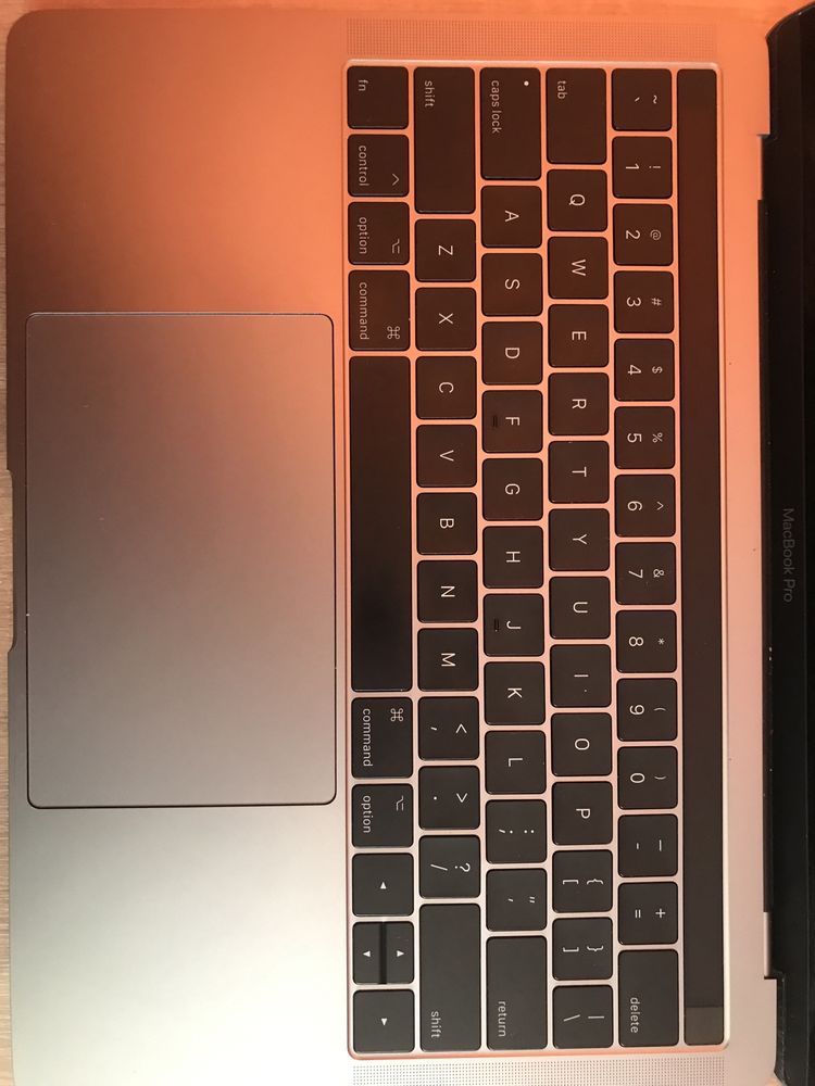 Macbook pro a1706 touch bar