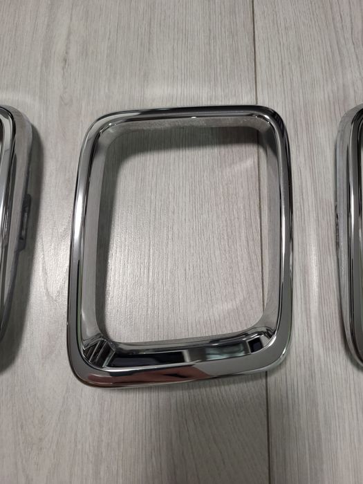 Оригінальні кільця на решітку радіатора (гриль) Jeep Compass 17+