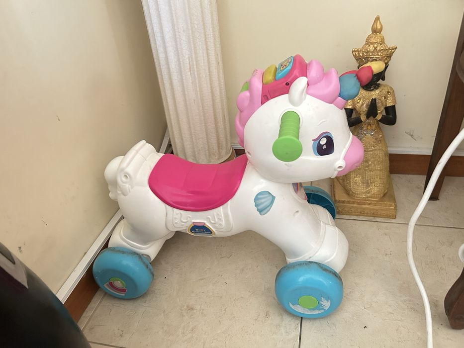 Unicornio de rodas para bebe