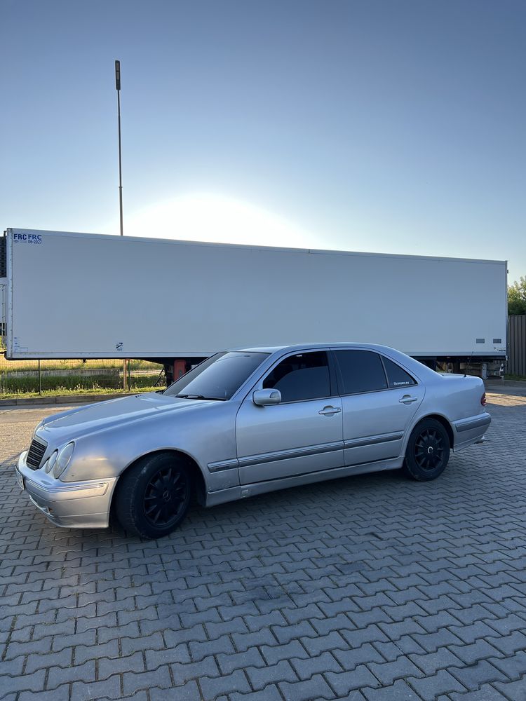 В продажі: Mercedes Benz W210 2.0 Бензин, Механіка 6-ст. (2000 рік)